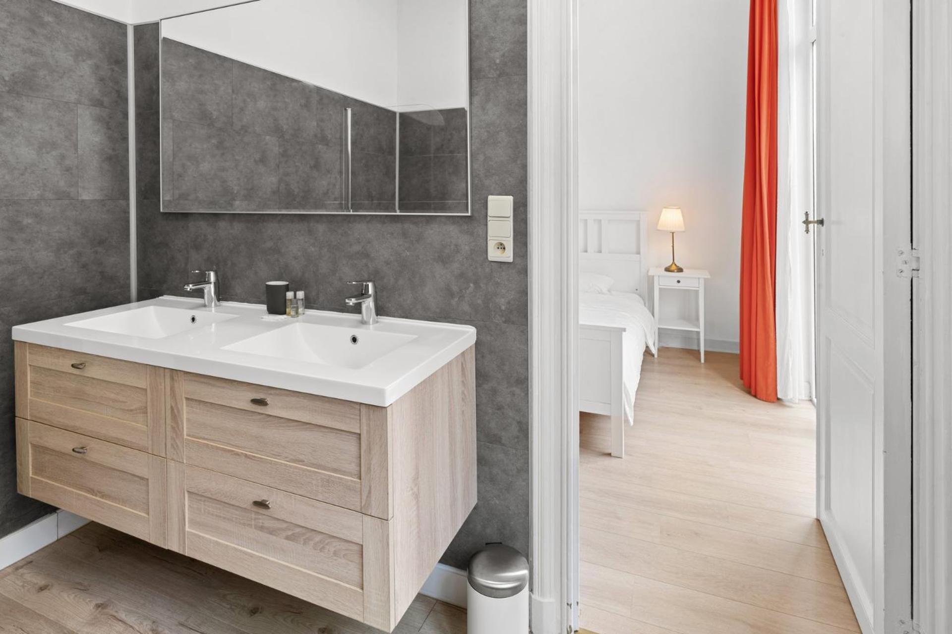 Apartment In Brussels, Lantsheere By Homenhancement Sa Ngoại thất bức ảnh